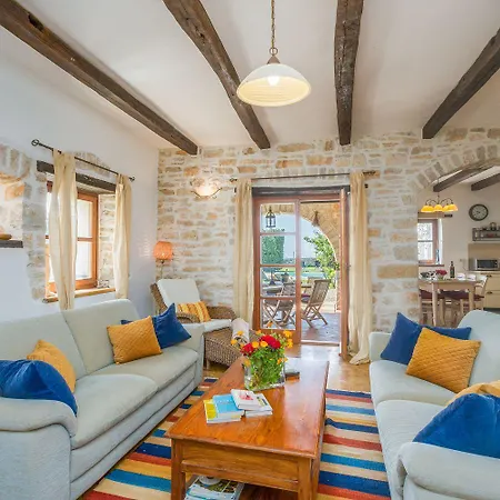 Beeindruckende Mit Privatpool, Meerblick, Babybett Und Besonderem Interieur Holiday home *