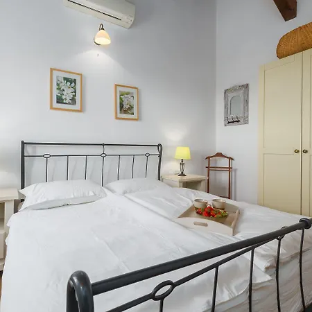 Holiday home Beeindruckende Mit Privatpool, Meerblick, Babybett Und Besonderem Interieur