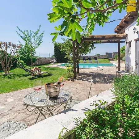 Holiday home Beeindruckende Mit Privatpool, Meerblick, Babybett Und Besonderem Interieur *