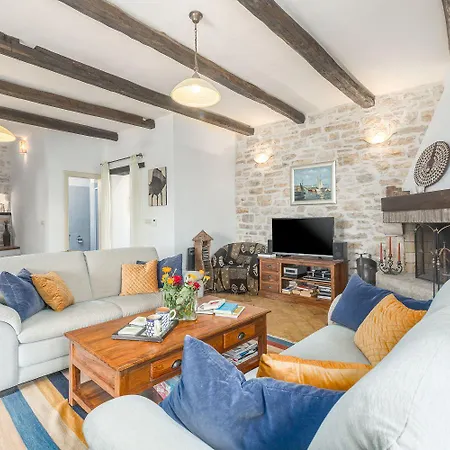 Beeindruckende Mit Privatpool, Meerblick, Babybett Und Besonderem Interieur Holiday home *